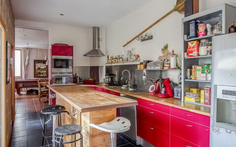 Le Patio: Cabinetry, Meubles, Propriété, Comptoir, Étagère, Cadre, Cuisine, Design Intérieur, Tiroir, Bois