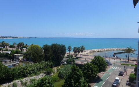 Cagnes-Sur-Mer 137: Propriété, Immobilier, Ciel, Mer, Bâtiment, Vacances, Tourisme, Recours, Côte, Architecture