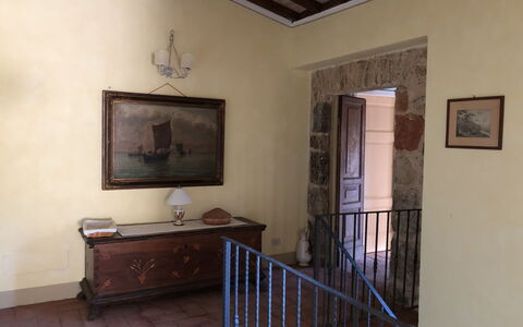 Beautiful Stone Country Villa: Propriété, Plafond, Pièce, Bâtiment, Sol, Maison, Balustrade, Mur, Design Intérieur, Architecture