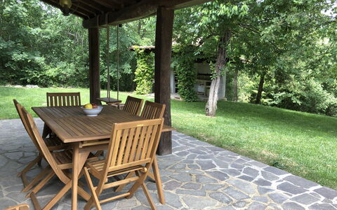 Beautiful Stone Country Villa: Propriété, Meubles, Table, Pièce, Maison, Immobilier, Chalet, Chaise, Domicile, Bâtiment