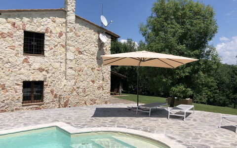 Beautiful Stone Country Villa: Propriété, Maison, Bâtiment, Piscine, Immobilier, Chalet, Domicile, Villa, Ferme, Patio