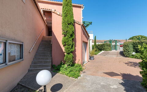 Bastide de L'Olivier: Propriété, Maison, Immobilier, Zone Résidentielle, Architecture, Bâtiment, Domicile, Quartier, Pièce, Biens