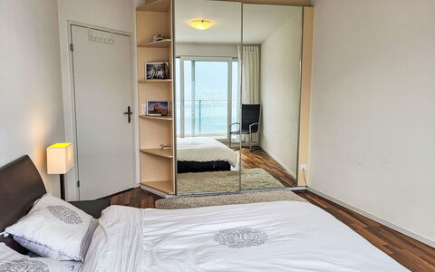 Magadino 75: Design Intérieur, Sol, Meubles, Sol, Lit, Chambre, Pièce, Bois, Plafond, Appartement