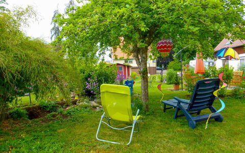 Schmetterlingsgarten: Plante, Meubles, Vert, Chaise, Arbre, Ombre, Paysage Naturel, Mobilier De Jardin, Lot Terre, Suppression Des Plantes Ligneuses