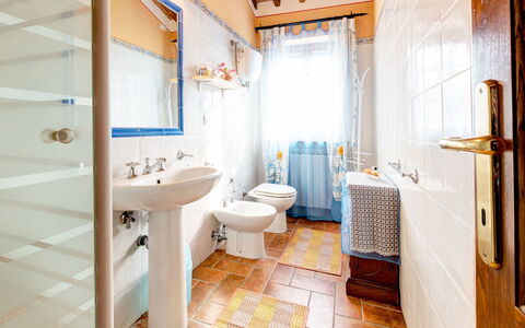 Casale Valdichiana: Salle De Bains, Propriété, Pièce, Design Intérieur, Bâtiment, Immobilier, Maison, Sol, Meubles, Architecture