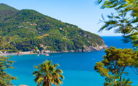 Il Giardino Sul Mare - Levanto: L'Eau, Ciel, Montagne, Ressources En Eau, Paysage Naturel, Vert, Bleu Azur, Arbre, Lac, Cotiers Et Relief Océaniques
