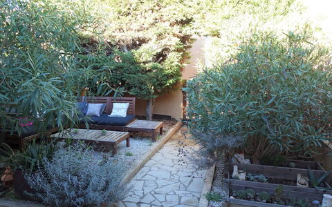 Santa Marina: Plante, Végétation, Paysage Naturel, Mobilier De Jardin, Paysage, Herbe, Arbuste, Surface De La Route, Couverture De Sol, Teintes Et Ombres