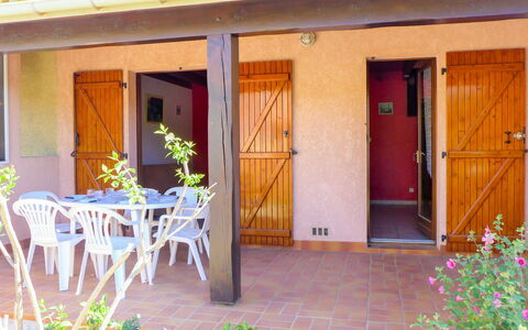 Les Colombes: Propriété, Maison, Bâtiment, Immobilier, Porte, Domicile, Façade, Porche, Chalet, Pièce