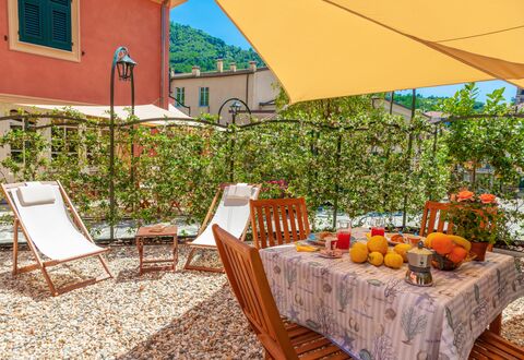 Portovecchio Apartments - Levanto: Propriété, Immobilier, Maison, Bâtiment, Pièce, Jaune, Vacances, Biens, Recours, Domicile