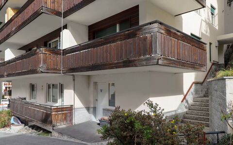 Zermatt 28: Bâtiment, Plante, Propriété, Fenêtre, Architecture, Design Urbain, Quartier, Zone Résidentielle, Maison