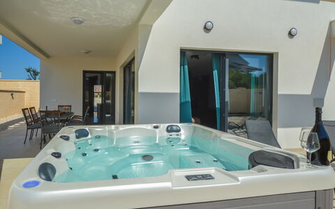 Prova 1: Piscine, Propriété, Jacuzzi, Baignoire, Pièce, Jacuzzi, Bâtiment, Domicile, Immobilier, Maison