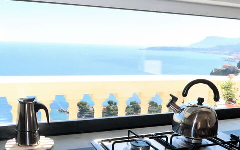 Ventimiglia 629: Propriété, Pièce, Design Intérieur, Fenêtre, Immobilier, Architecture, Maison, Table, Meubles, Daylighting