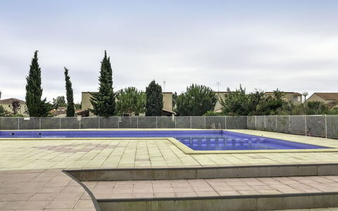 Lou Cantalou: Ciel, Plante, Nuage, Bâtiment, Architecture, Arbre, Design Urbain, Herbe, Paysage, Loisir