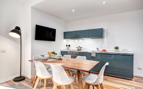 Luxury Blues Apartment: Cabinetry, Propriété, Meubles, Comptoir, Bois, Table, Cuisine, Design Intérieur, Éclairage, Chaise