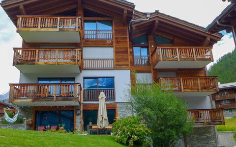 Dione: Propriété, Maison, Bâtiment, Domicile, Architecture, Immobilier, Biens, Balcon, Zone Résidentielle, Façade