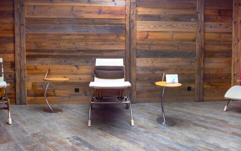 Dione: Sol, Meubles, Bois, Pièce, Sol, Dur, Parquet, Mur, Design Intérieur, Contre-Plaqué