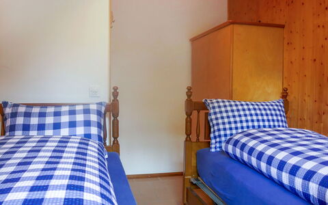 La Casina: Chambre, Lit, Pièce, Meubles, Propriété, Drap De Lit, Literie, Mur, Cadre De Lit, Matelas