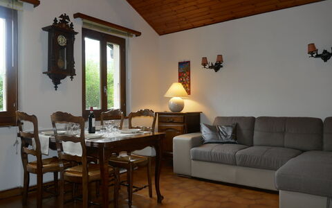 La Casina: Meubles, Table, Cadre, Fenêtre, Canapé, Bois, Design Intérieur, Chaise, Salon, Sol