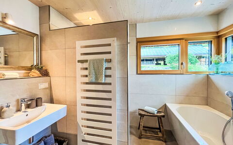 Hofstetten 650: Sol, Design Intérieur, Bois, Sol, Plafond, Luminaire Plomberie, Salle De Bains, Pièce, Domicile, Robinet