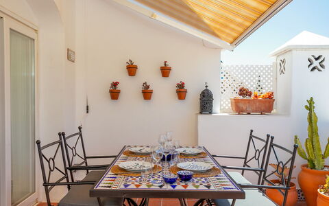 Sol de Estepona: Meubles, Sol, Sol, Design Intérieur, Pot De Fleur, Chaise, Plante D'Appartement, Table Cuisine Et Salle A Manger, Tache De Bois, Salle À Manger