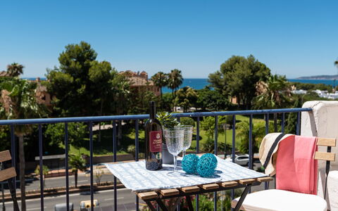 Sol de Estepona: Propriété, Immobilier, Ciel, Domicile, Maison, Bâtiment, Vacances, Arbre, Pièce, Restaurant