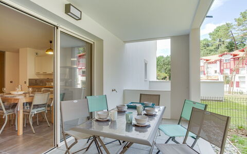 Hossegor 770: Propriété, Pièce, Bâtiment, Immobilier, Meubles, Maison, Design Intérieur, Table, Appartement, Architecture