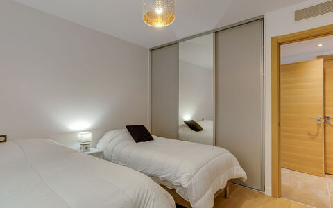 Hossegor 770: Chambre, Lit, Pièce, Meubles, Propriété, Cadre De Lit, Drap De Lit, Design Intérieur, Sol, Mur