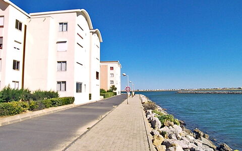 Les Occitanes: Propriété, Mer, Ciel, Ville, Côte, Zone Résidentielle, Maison, Immobilier, Bâtiment, Architecture