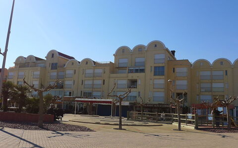 Maisons sur la Plage: Zone Résidentielle, Ville, Propriété, Bâtiment, Architecture, Établissements Humains, Ville, Zone Urbaine, Ciel, Quartier