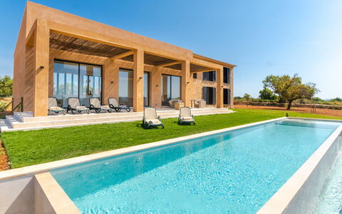 Can Navarro: Propriété, Bâtiment, Piscine, Maison, Immobilier, Domicile, Architecture, Villa, Biens, Miroir D'Eau