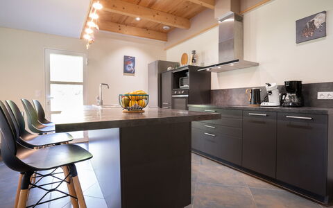 Villa Heol: Meubles, Cuisine, Comptoir, Design Intérieur, Sol, Cabinetry, Sol, Parquet, Bois, Plafond