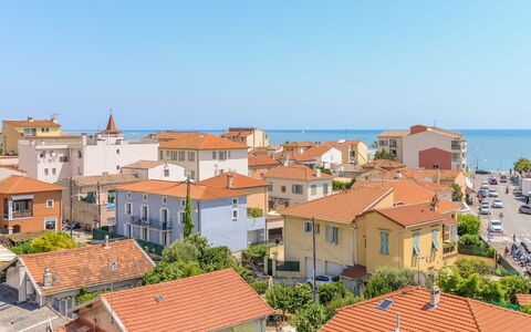 Etoile de Mer: Zone Résidentielle, Toit, Quartier, Ville, Propriété, Établissements Humains, Banlieue, Village, Zone Urbaine, Maison