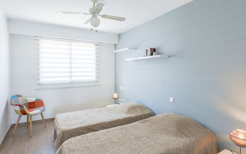 Etoile de Mer: Chambre, Pièce, Meubles, Lit, Propriété, Drap De Lit, Design Intérieur, Mur, Sol, Plafond
