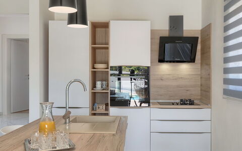 Vine: Comptoir, Cabinetry, Propriété, Meubles, Vaisselle, Robinet, Cuisine, Table, Bois, Design Intérieur