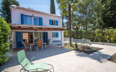 Natali: Propriété, Maison, Domicile, Bâtiment, Immobilier, Zone Résidentielle, Biens, Architecture, Arrière-Cour, Pièce