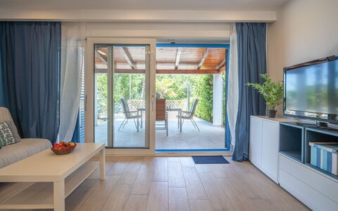 Natali: Pièce, Propriété, Bâtiment, Design Intérieur, Meubles, Sol, Maison, Salon, Parquet, Domicile