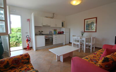 Maestrale: Pièce, Propriété, Meubles, Bâtiment, Design Intérieur, Salon, Maison, Immobilier, Sol, Table
