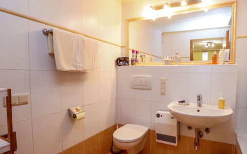 Annis Nest: Salle De Bains, Propriété, Pièce, Design Intérieur, Luminaire Plomberie, Architecture, Bâtiment, Maison, Immobilier, Robinet