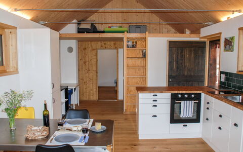 Rustico Rudico: Pièce, Propriété, Meubles, Comptoir, Bâtiment, Cuisine, Plafond, Maison, Design Intérieur, Cabinetry