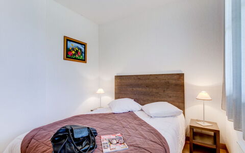 Loudenvielle 651: Chambre, Lit, Pièce, Meubles, Propriété, Drap De Lit, Cadre De Lit, Design Intérieur, Literie, Sol