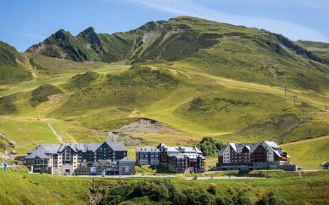 Peyragudes 651: Ciel, Montagne, Nuage, Paysage Naturel, La Nature, Lot Terre, Pente, Maison, Montagnes, Terrain