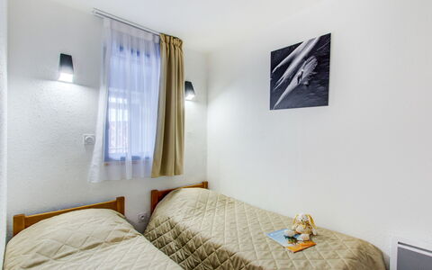 Peyragudes 651: Chambre, Lit, Pièce, Meubles, Propriété, Cadre De Lit, Design Intérieur, Drap De Lit, Mur, Confort