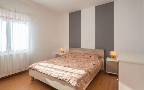 Pula Krnica 120: Chambre, Lit, Meubles, Pièce, Propriété, Matelas, Drap De Lit, Cadre De Lit, Design Intérieur, Sol