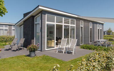 Wemeldinge 220: Plante, Ciel, Propriété, Bâtiment, Fenêtre, Ombre, Porte, Maison, Lot Terre, Chaise