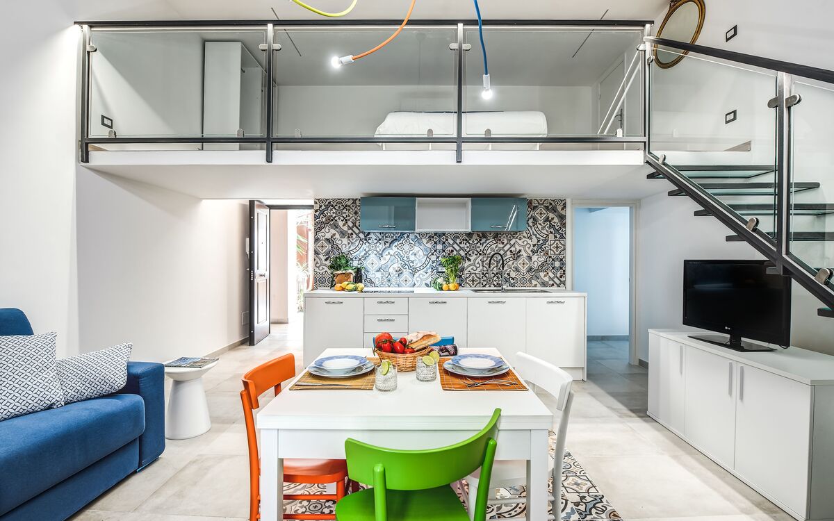 loft-in-sorrento-apartment-living-room