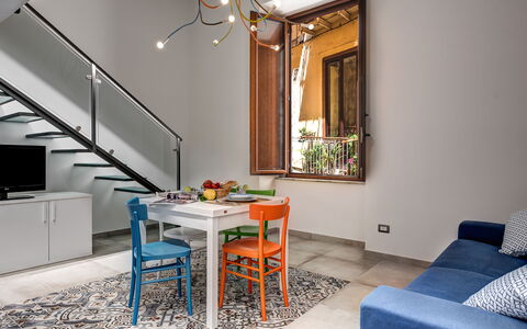 Loft In Sorrento: Miroir, Meubles, Table, Cabinetry, Bâtiment, Canapé, Comptoir, Bois, Éclairage, Design Intérieur