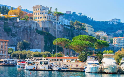 Parsano Home: L'Eau, Ciel, Bateau, Ressources En Eau, Navire, Plante, Véhicule, Bleu, Bâtiment, Bleu Azur