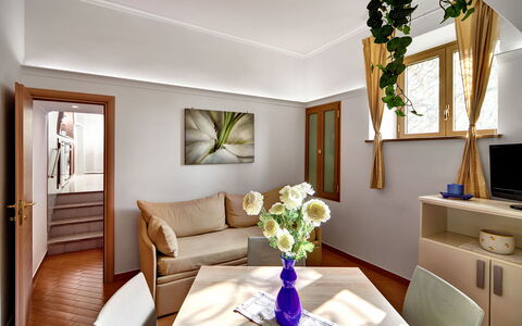 49 Little House: Fleur, Propriété, Meubles, Plante, Confort, Design Intérieur, Éclairage, Salon, Décoration, Cadre