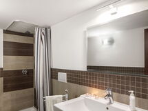 Wall-glass Apartment