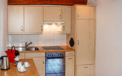 Rustico Ca' Di Garoi: Comptoir, Pièce, Cabinetry, Meubles, Cuisine, Propriété, Cuisinière, Dur, Placard, Principaux Appliance